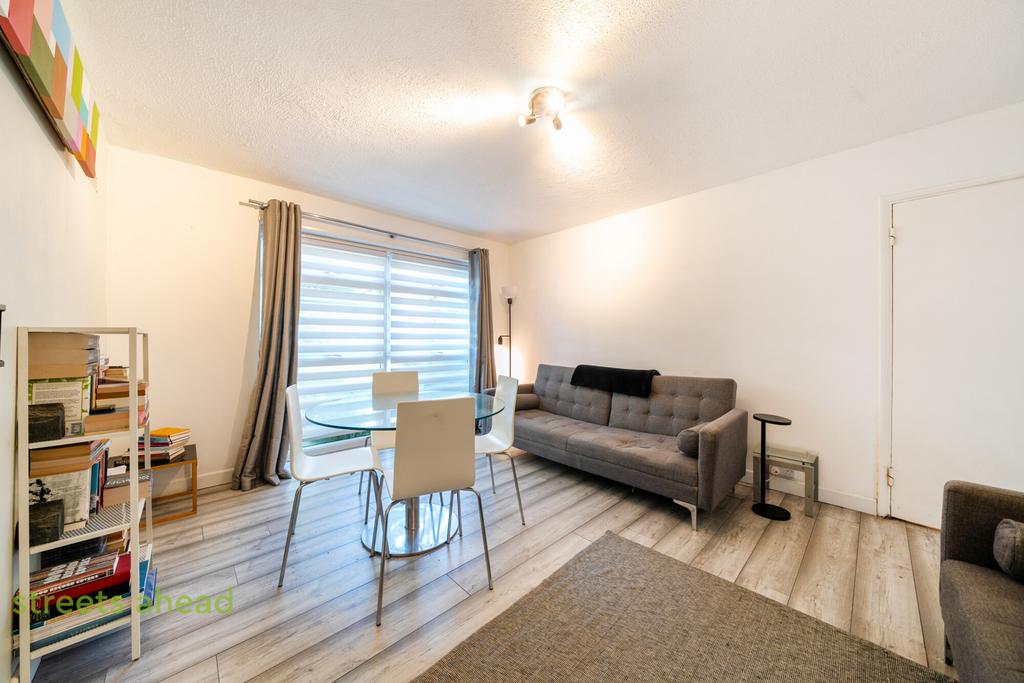 Apartment in London - View 5
