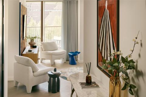 3 bedroom flat for sale, Triptych Place, London