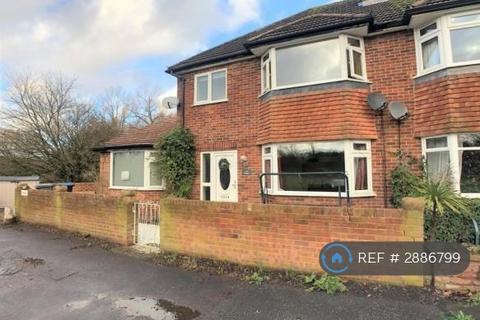 4 bedroom semi-detached house to rent, Green Road, Egham, TW20