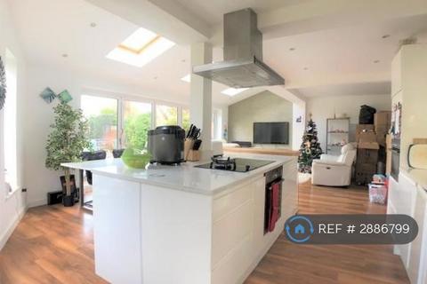 4 bedroom semi-detached house to rent, Green Road, Egham, TW20
