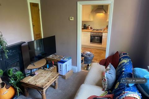 2 bedroom end of terrace house to rent, Prices Lane, York, YO23