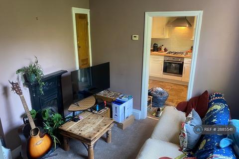 2 bedroom end of terrace house to rent, Prices Lane, York, YO23