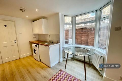 undefined, Crewys Road, London, SE15