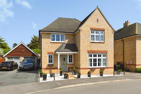 4 bedroom detached house for sale, Broomfield Way, Braintree