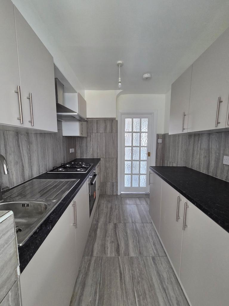 House in London - View 3