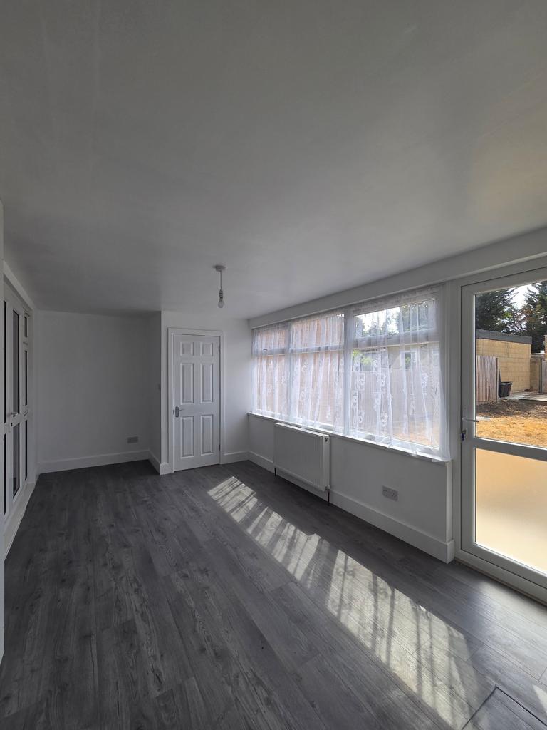 House in London - View 2