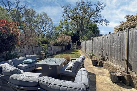 4 bedroom semi-detached house for sale, Milford