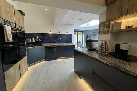 4 bedroom semi-detached house for sale, Milford