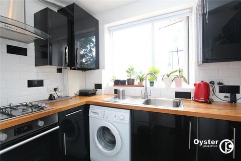 2 bedroom flat to rent, Canons Park Close, Edgware, HA8