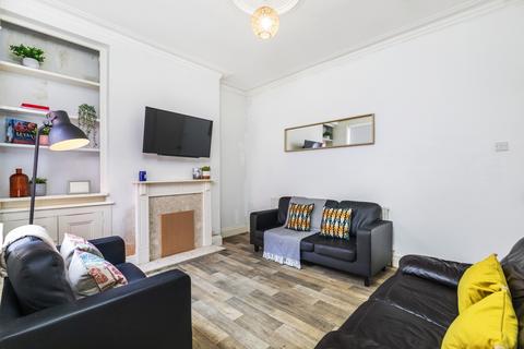 1 bedroom in a house share to rent, Burley Road, Leeds LS4