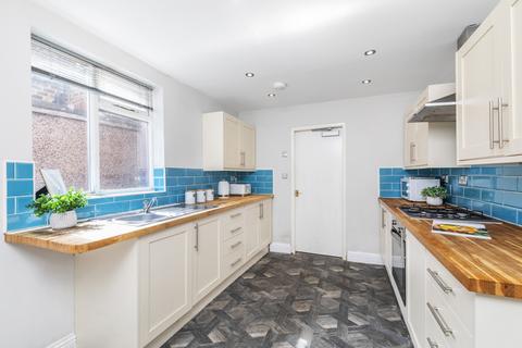 1 bedroom in a house share to rent, Burley Road, Leeds LS4