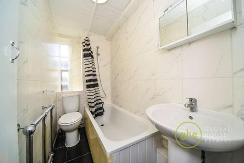 Studio to rent, Park West Place, Marble Arch, London