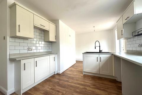 3 bedroom semi-detached house to rent, Rutland Place, Stourbridge