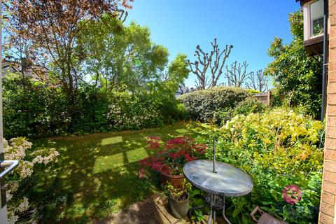 2 bedroom flat for sale, Friern Watch Avenue, Homan Court, N12