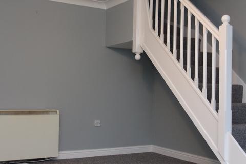 2 bedroom terraced house to rent, Edward Avenue, Newark, Notts, NG24
