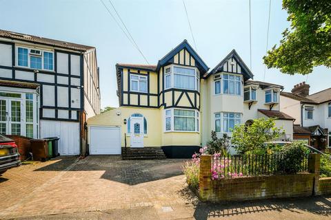 3 bedroom semi-detached house for sale, Underwood Road, Chingford