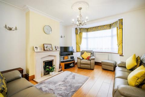 3 bedroom semi-detached house for sale, Underwood Road, Chingford