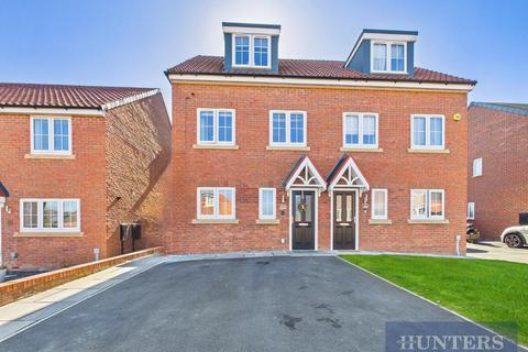 3 bedroom semi-detached house for sale, Foxglove Way, Scarborough