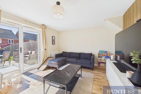 3 bedroom semi-detached house for sale, Foxglove Way, Scarborough