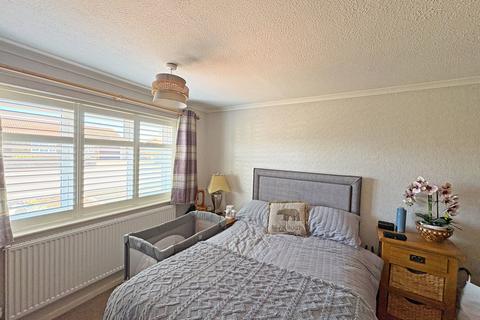 3 bedroom detached bungalow for sale, Gleneagles Drive, Skegness, Lincolnshire, PE25 1DR