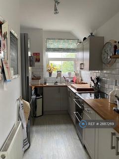 2 bedroom maisonette to rent, Lyndhurst Road, Chichester, PO19