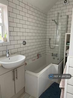 2 bedroom maisonette to rent, Lyndhurst Road, Chichester, PO19