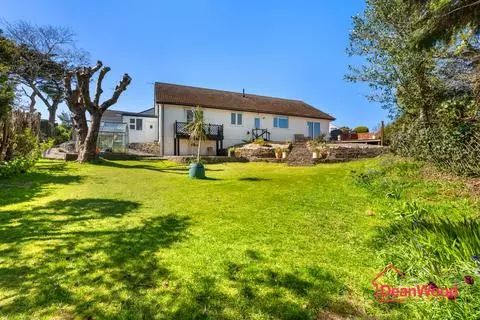4 bedroom detached bungalow for sale - Bild 4