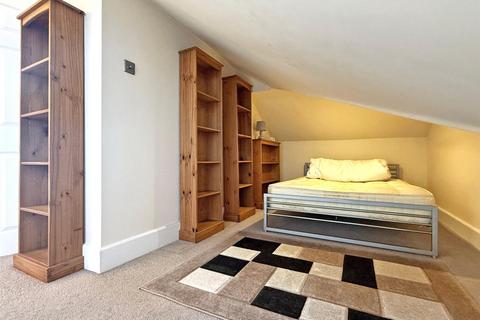 Studio for sale, Watergate Mansions, St. Marys Place, Shrewsbury