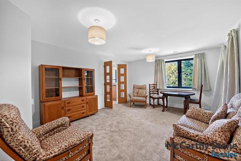 1 bedroom apartment for sale, Mandeville Court, Darkes Lane, Potters Bar, Hertfordshire, EN6 1BZ