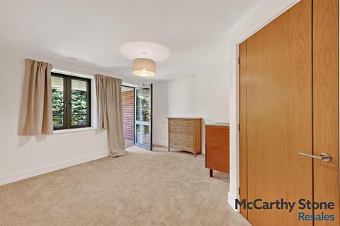 1 bedroom apartment for sale, Mandeville Court, Darkes Lane, Potters Bar, Hertfordshire, EN6 1BZ