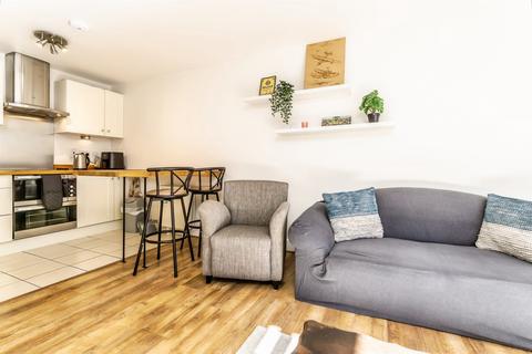 2 bedroom flat for sale, Updown Hill, Haywards Heath