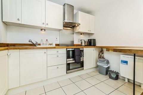 2 bedroom flat for sale, Updown Hill, Haywards Heath