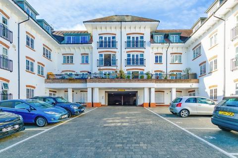 2 bedroom flat for sale, Updown Hill, Haywards Heath