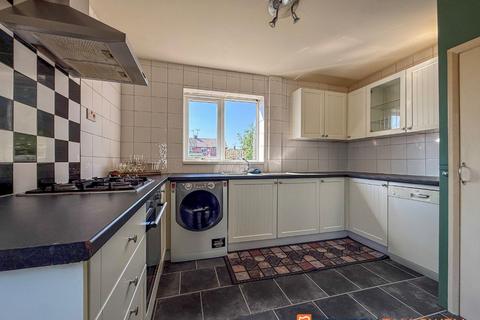 3 bedroom semi-detached house for sale, Staunton Road, Newark NG24