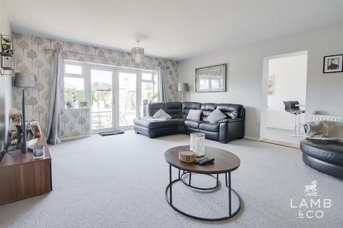 5 bedroom detached house for sale, Canterbury Road, Holland-On-Sea CO15