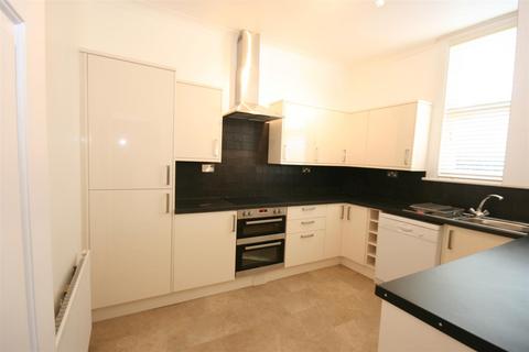 2 bedroom flat to rent, Rose Valley, Brentwood