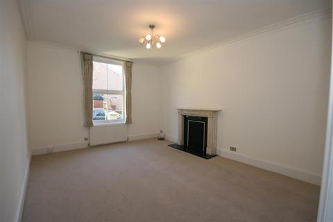 2 bedroom flat to rent, Rose Valley, Brentwood