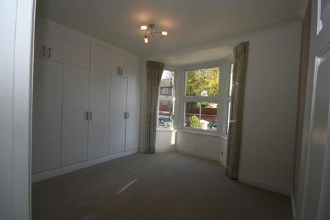 2 bedroom flat to rent, Rose Valley, Brentwood