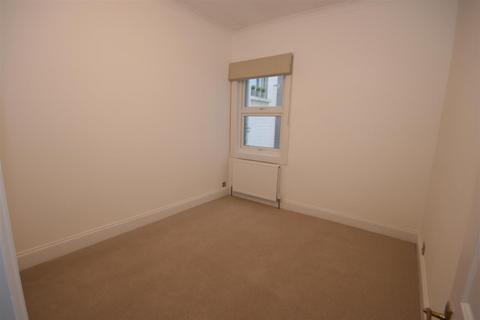 2 bedroom flat to rent, Rose Valley, Brentwood