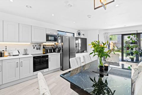 Riverbank Way, Wallington, SM6