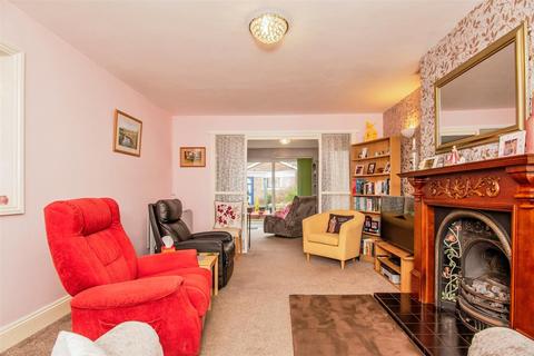 2 bedroom semi-detached bungalow for sale, Meadway, Malvern
