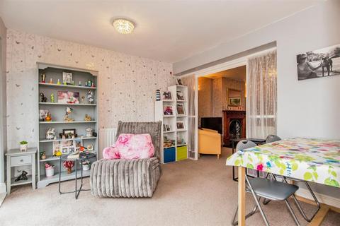 2 bedroom semi-detached bungalow for sale, Meadway, Malvern