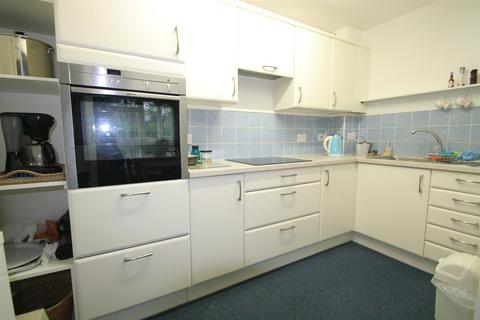 2 bedroom retirement property for sale, St. Ann Place, Salisbury SP1