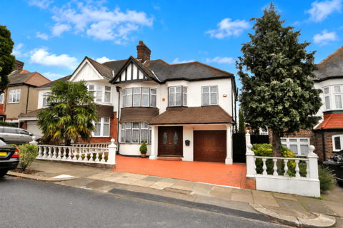 Townsend Avenue, Southgate, London, N14