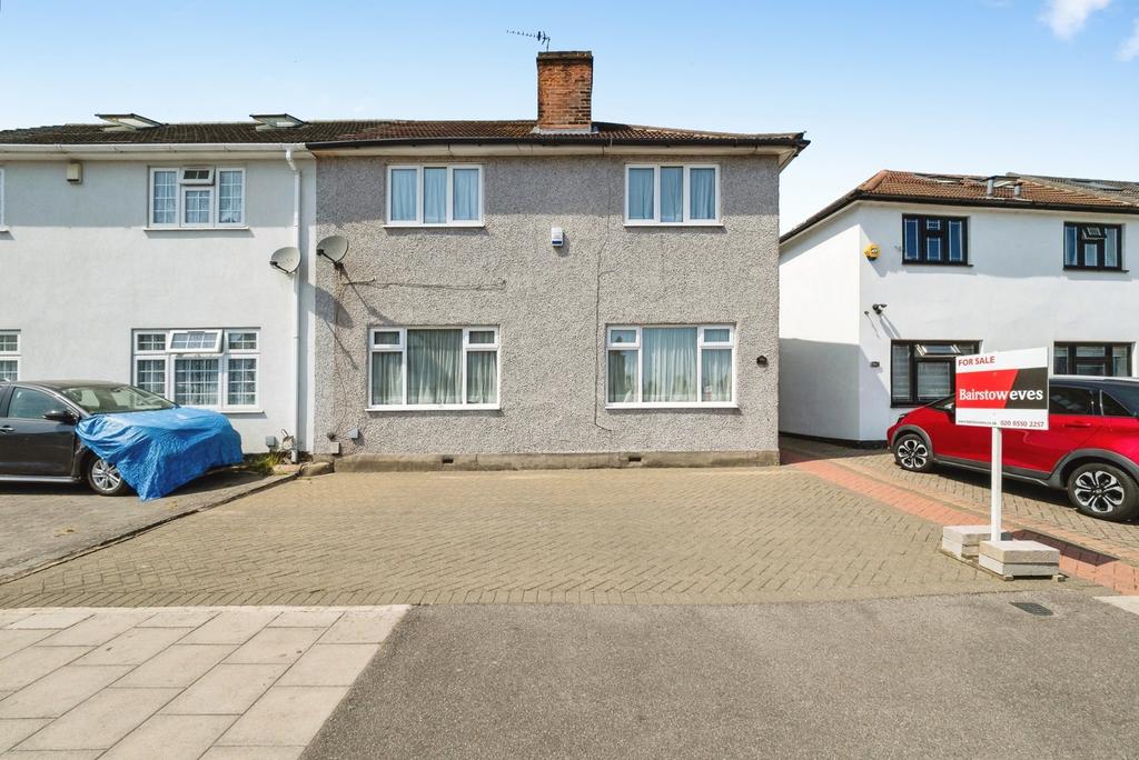3 bedroom semi-detached house for sale