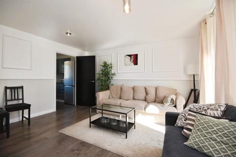 2 bedroom flat for sale, Glandford Way, Chadwell Heath, Romford