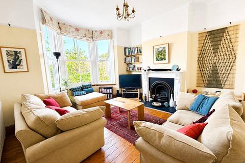 4 bedroom semi-detached house for sale, Wisteria Road, London, SE13
