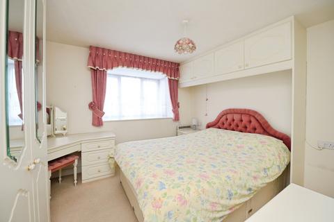 undefined, Gibson Court, Romford RM1