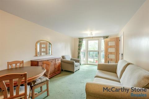 1 bedroom apartment for sale, Humphrey Court, The Oval, Stafford, ST17 4SD