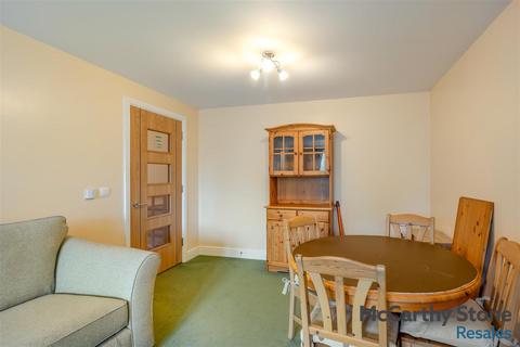 1 bedroom apartment for sale, Humphrey Court, The Oval, Stafford, ST17 4SD